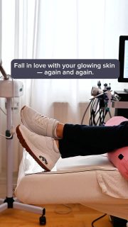 Jeder verdient diesen einen Moment – wenn du in den Spiegel schaust und dich einfach wieder in dich selbst verliebst. 💫
Genau darum geht es bei der Individual Beauty Skin Journey: Gemeinsam gehen wir den Weg zu einem klareren, schöneren Hautbild – und genießen jeden Schritt dorthin.
Denn jede Behandlung ist nicht nur Pflege, sondern ein Erlebnis. Ein Moment nur für dich.
#wienbeauty #viennabeauty #funnyreel #beautyhumor #behindthescenes #beautyvibes #beautyfun #reelsfunny #beautycommunity #skincarecommunity #laugh #comedyreels #wien #vienna #austria #wienliebe