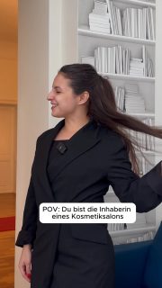 Wenn du DER Tausendsassa bist 😜

#wienbeauty #viennabeauty #funnyreel #beautyhumor #behindthescenes #beautyvibes #beautyfun #skincarecommunity #beautycommunity #glowingskin #beautytreatment #selfcare #wien #vienna #austria #wienliebe #relatable #kimkardashian  #beautysalon #beauty  #worklife