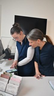 Schau mal wie der Tag einer Kosmetikerin bei Individual Beauty abläuft 😋
#wienbeauty #viennabeauty #funnyreel #beautyhumor #behindthescenes #beautyvibes #beautyfun #skincarecommunity #beautycommunity #glowingskin #beautytreatment #selfcare #wien #vienna #austria #wienliebe